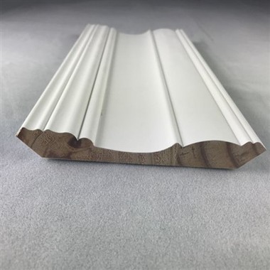 Laadukkaat valkoiseksi pohjamaalatut puiset kruunuliistat kattoon