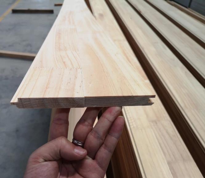 Esipohjustettu FJ Pine Wood T&G Shiplap