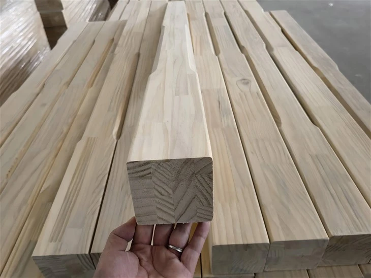 Valkoinen pohjamaalattu FJ Pine Stair Spindle