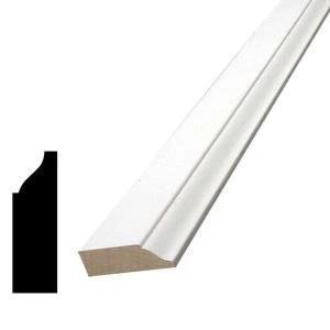 Pohjamaalattu mäntyovi