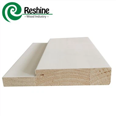 Modernit pohjamaalatut puiset ovenkarmit